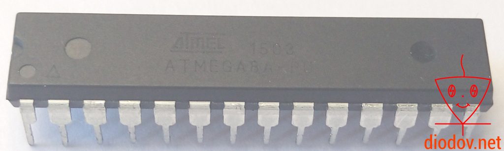 Микроконтроллер ATmega8 в DIP корпусе