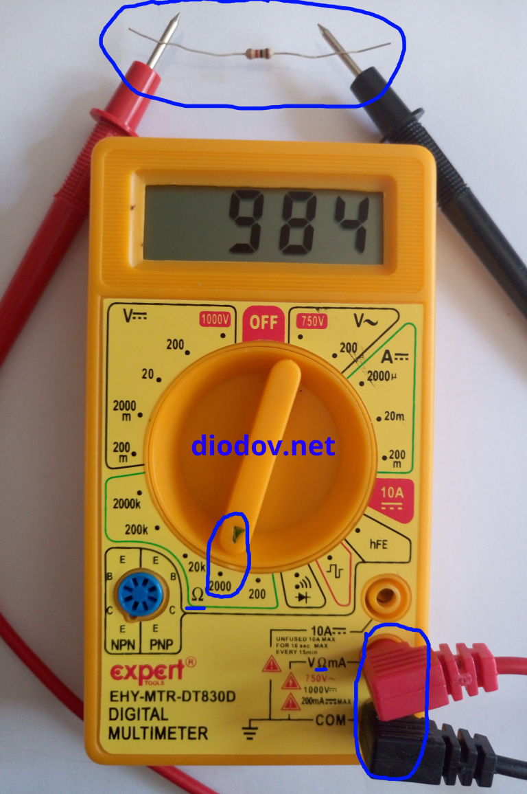 Проверить выставить. Режим замера сопротивления мультиметр. Измерение сопротивления мультиметром. Мультиметр в режиме омметра. Измерение сопротивления на мультиметре.
